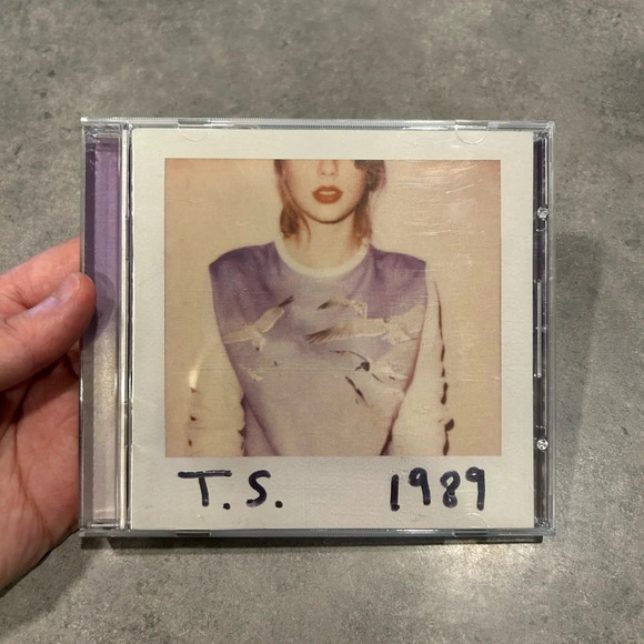 Taylor Swift  1989 CD - Picture 4 of 4